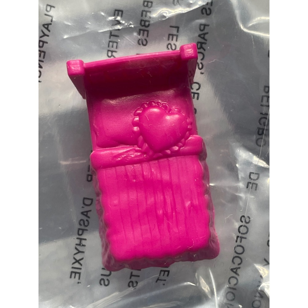 Unbranded Dollhouse Bed Pink Heart Pillow Miniature Plastic Furniture Toy‎